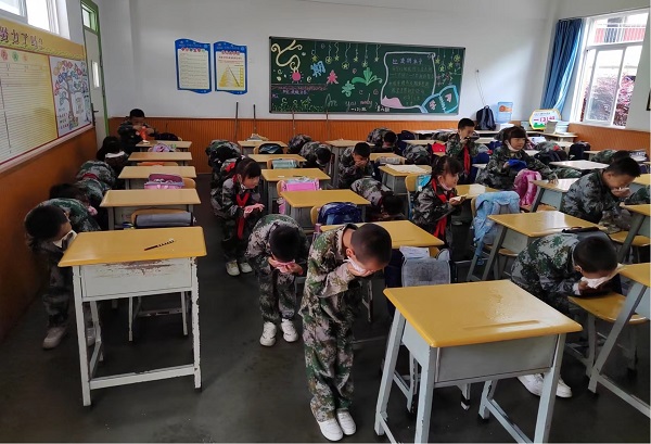 云南保全聯(lián)合官渡區(qū)星耀天成學(xué)校  開展校園地震自救、反恐、防暴、消防逃生技能培訓(xùn)及演練